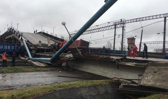 В Амурской области мост обрушился на железную дорогу