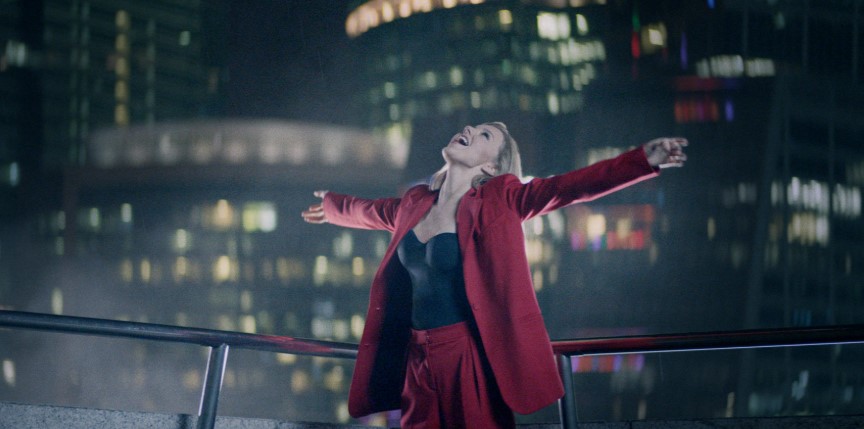 Юлианна Караулова исполнила песню "Волшебный мир" вместе с ZAYN для российской версии фильма "Аладдин"