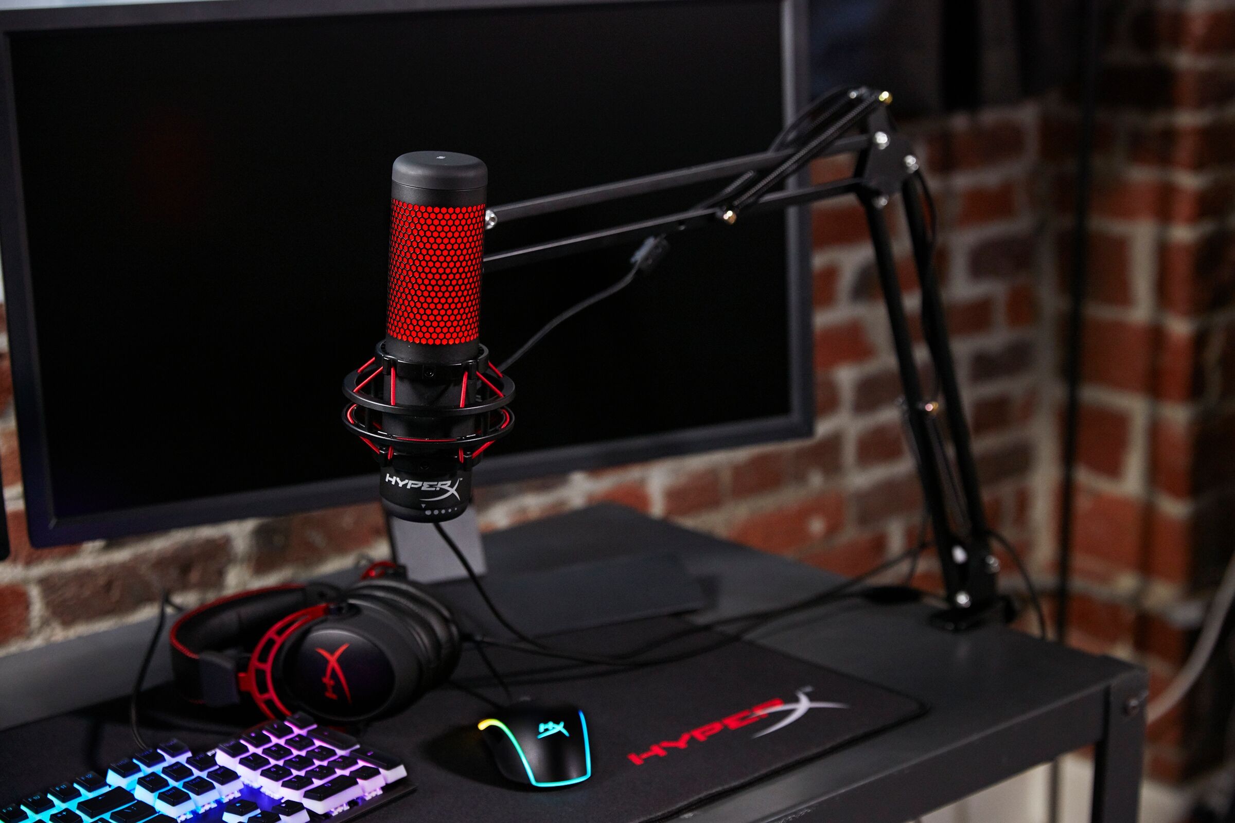 HyperX представляет микрофон HyperX QuadCast: решение для стримеров и видеоблогеров