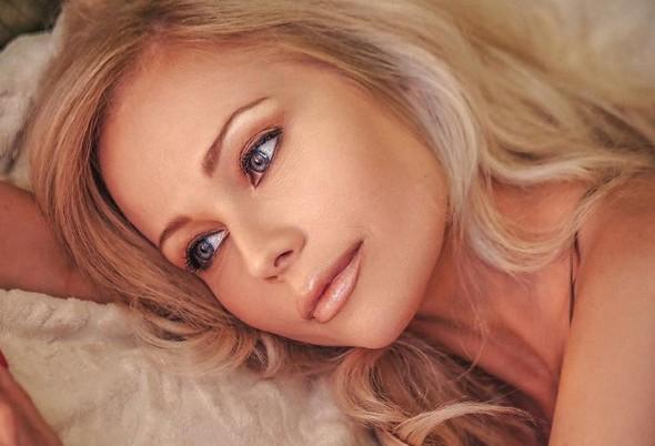 Елена Корикова призналась поклонникам, что вышла замуж