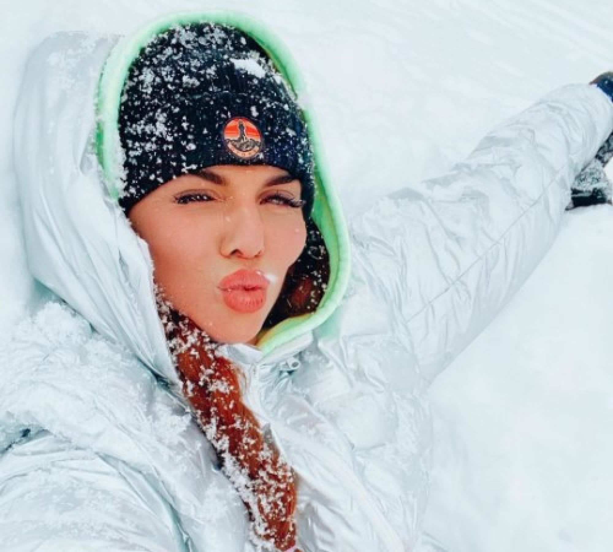 Анна Седокова запустила новый челлендж, цель которого - проверка любви парня к девушке
