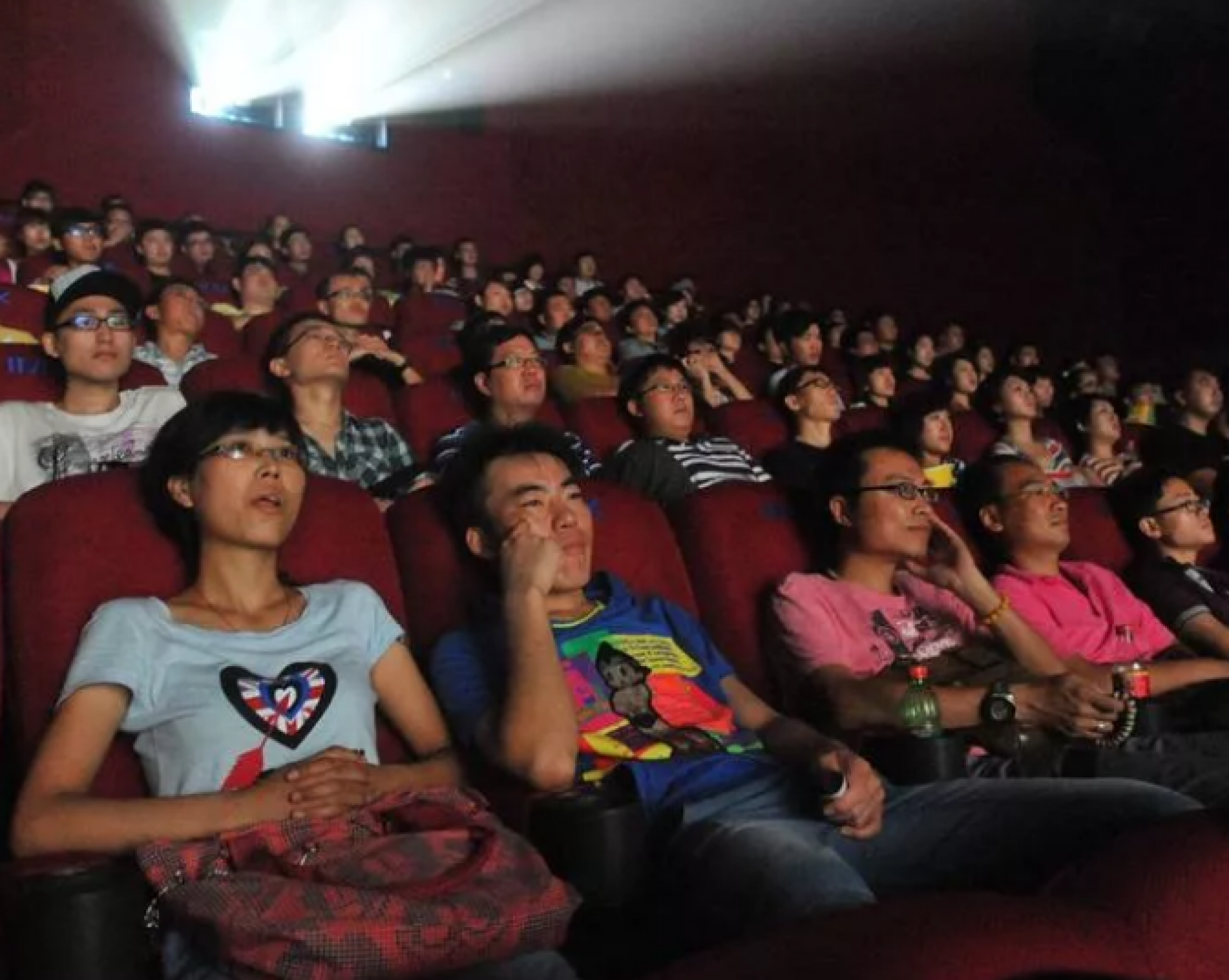 Китай открыл более 500 кинотеатров после преодоления вспышки коронавируса