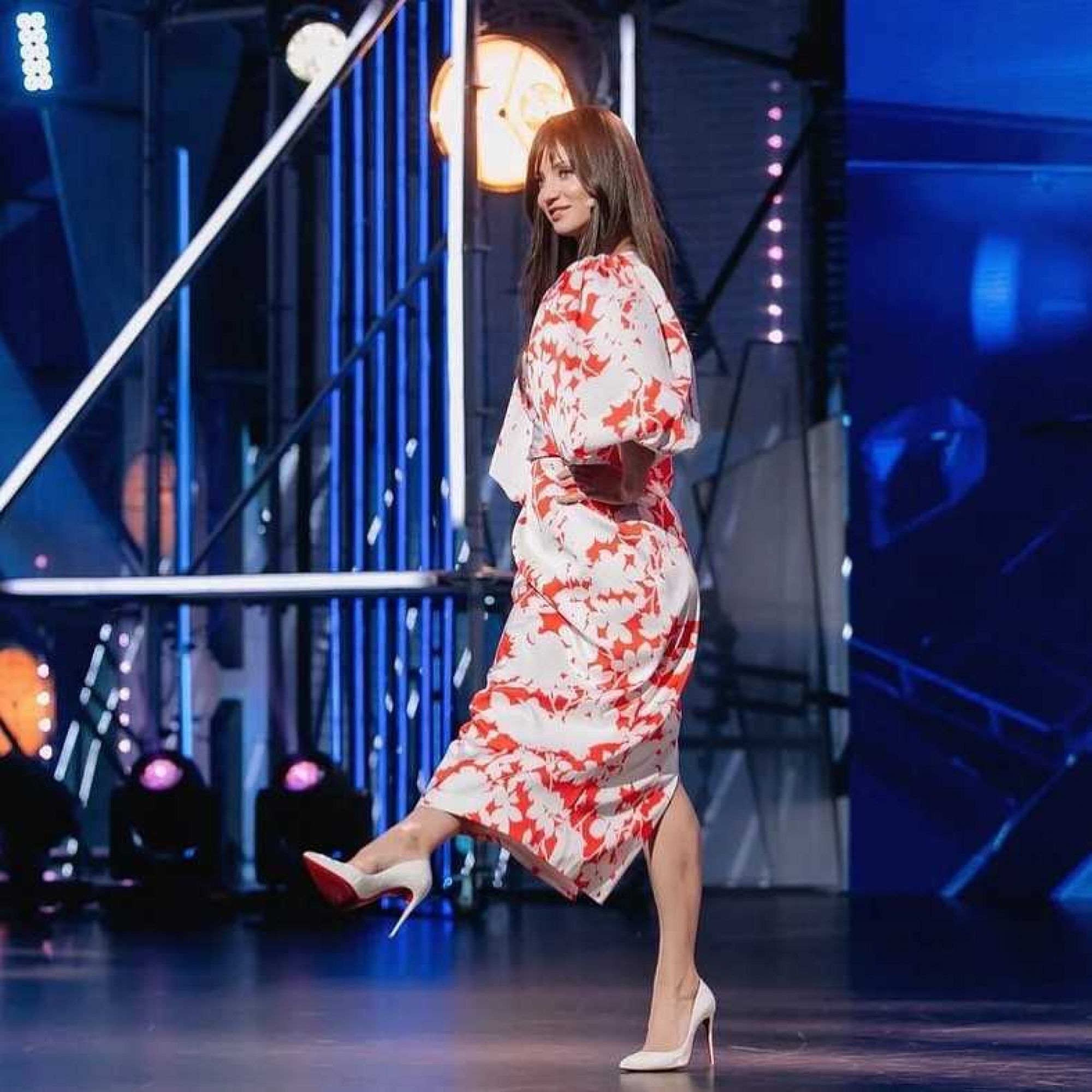 Татьяна Денисова исполнила зажигательный танец перед стартом финального сезона проекта «Танцы»