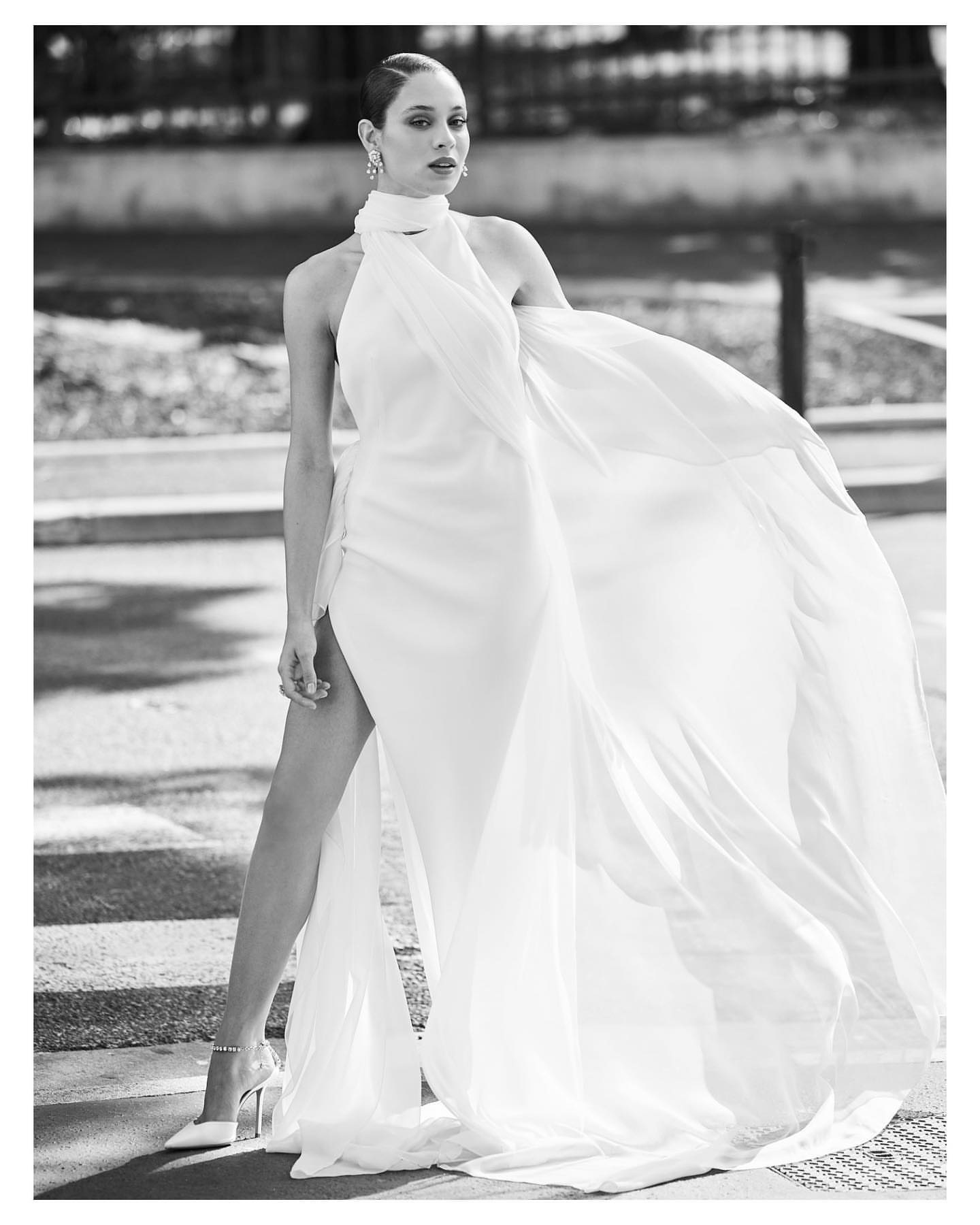 Звезда «Форсажа 10» Даниэла Мелшиор появилась в нежном платье в Каннах Звезда «Форсажа 10» Даниэла Мелшиор появилась в нежном платье в Каннах