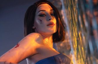 Модель показала косплей Джилл Валентайн с порванными колготками из Resident Evil 3