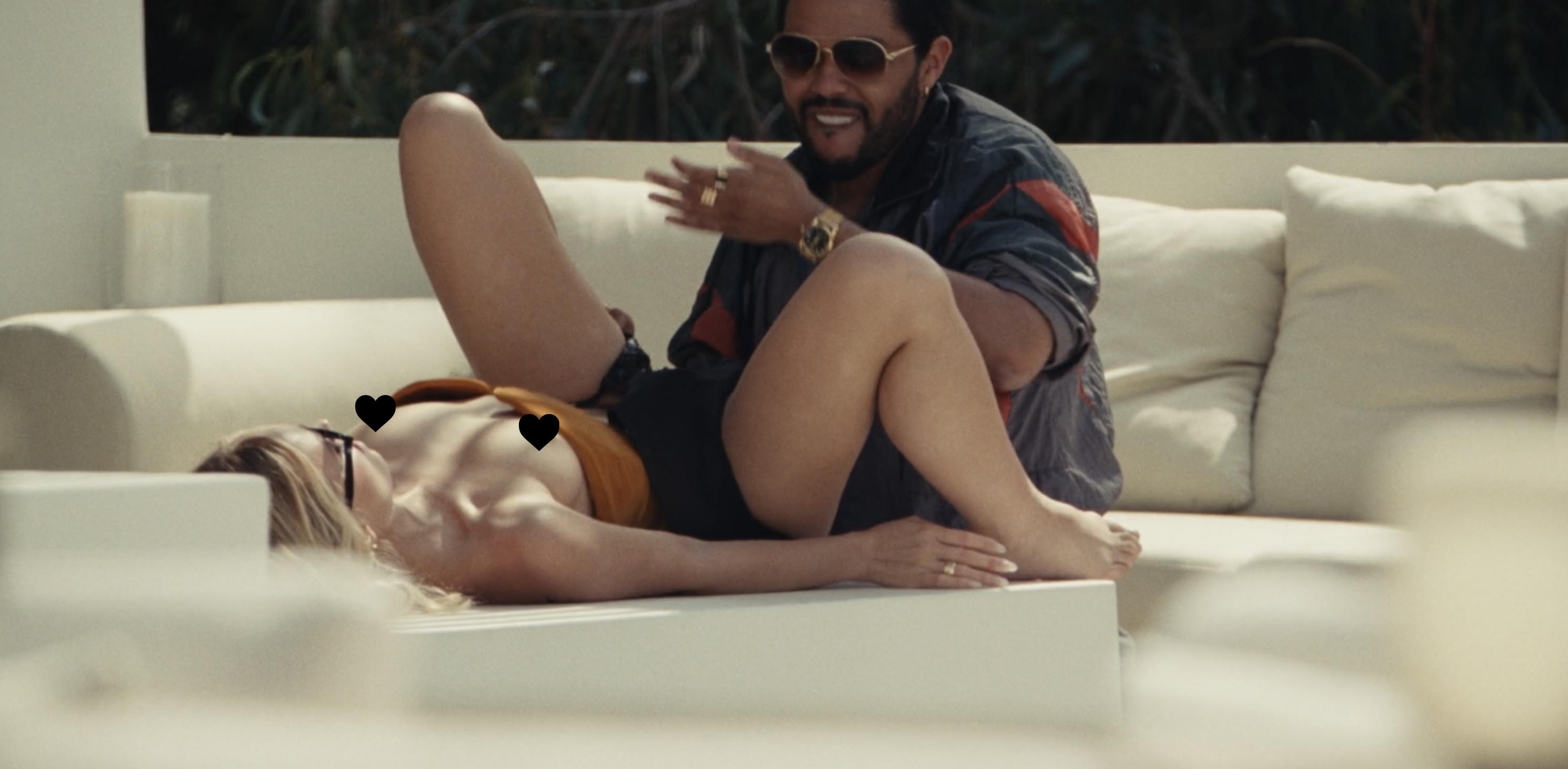 Голая Лили-Роуз Депп снова появилась в 3 эпизоде «Кумир» («Идол»), который можно посмотреть Голая Лили-Роуз Депп снова появилась в 3 эпизоде «Кумир» («Идол»), который можно посмотреть