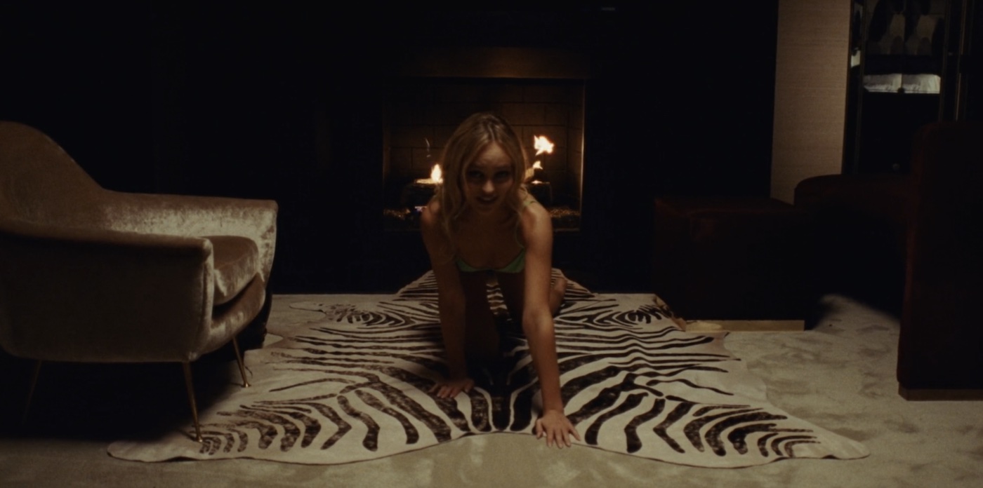 Лили-Роуз Депп показали с новой стороны - 4 эпизод сериала «Идол» можно посмотреть онлайн на русском Лили-Роуз Депп показали с новой стороны - 4 эпизод сериала «Идол» можно посмотреть онлайн на русском