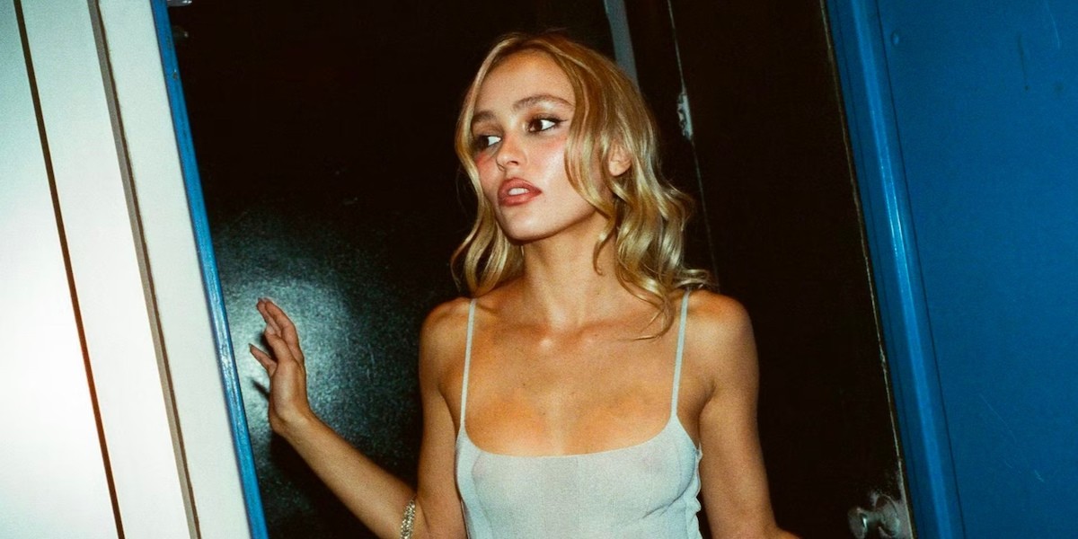 Голая Лили-Роуз Депп появилась в сериале «Идол» («Кумир»). Дочь Джонни Деппа раскритиковали