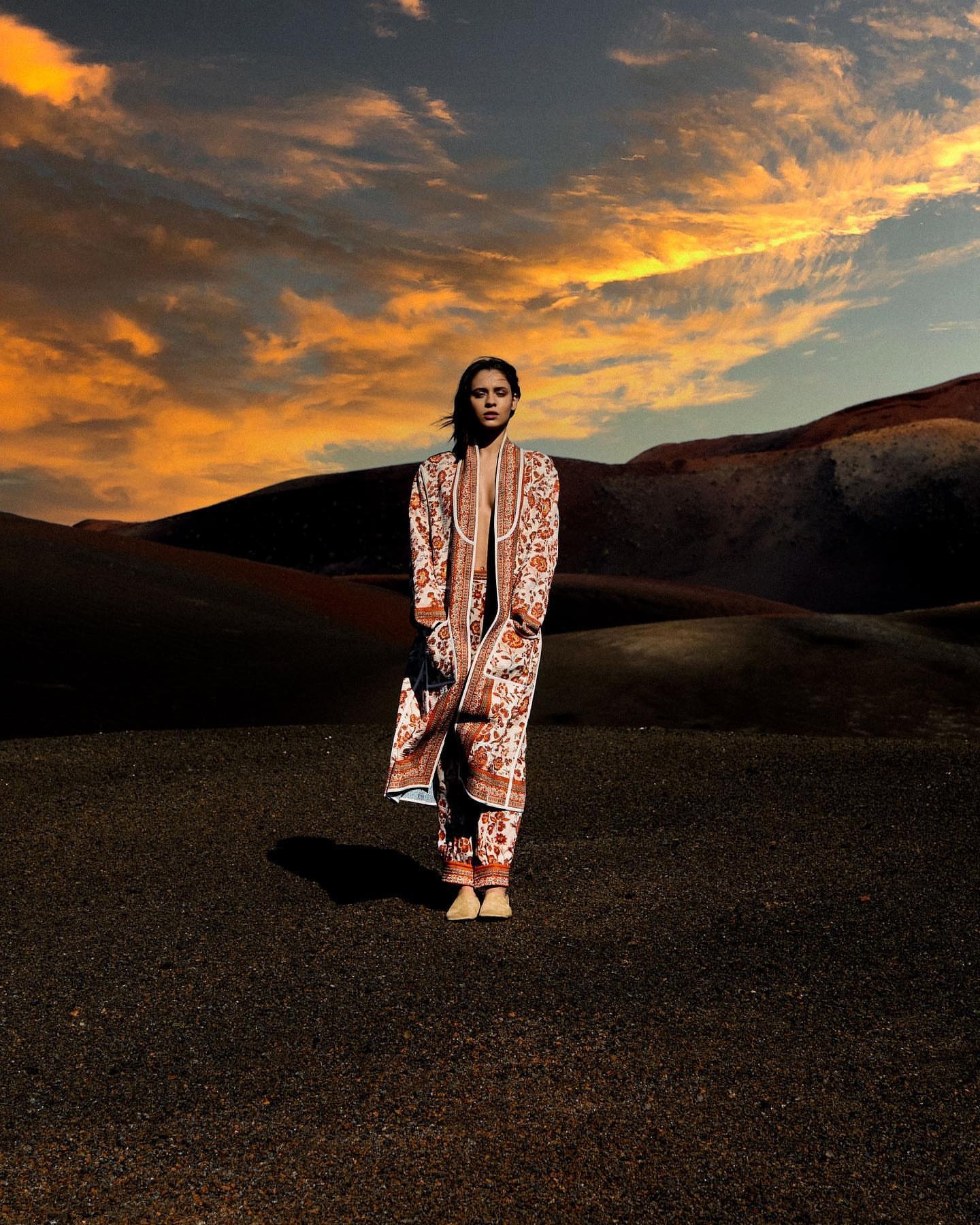 Новая Чудо-женщина? Даниэла Мелшиор без бюстгальтера снялась в фотосессии Новая Чудо-женщина? Даниэла Мелшиор без бюстгальтера снялась в фотосессии