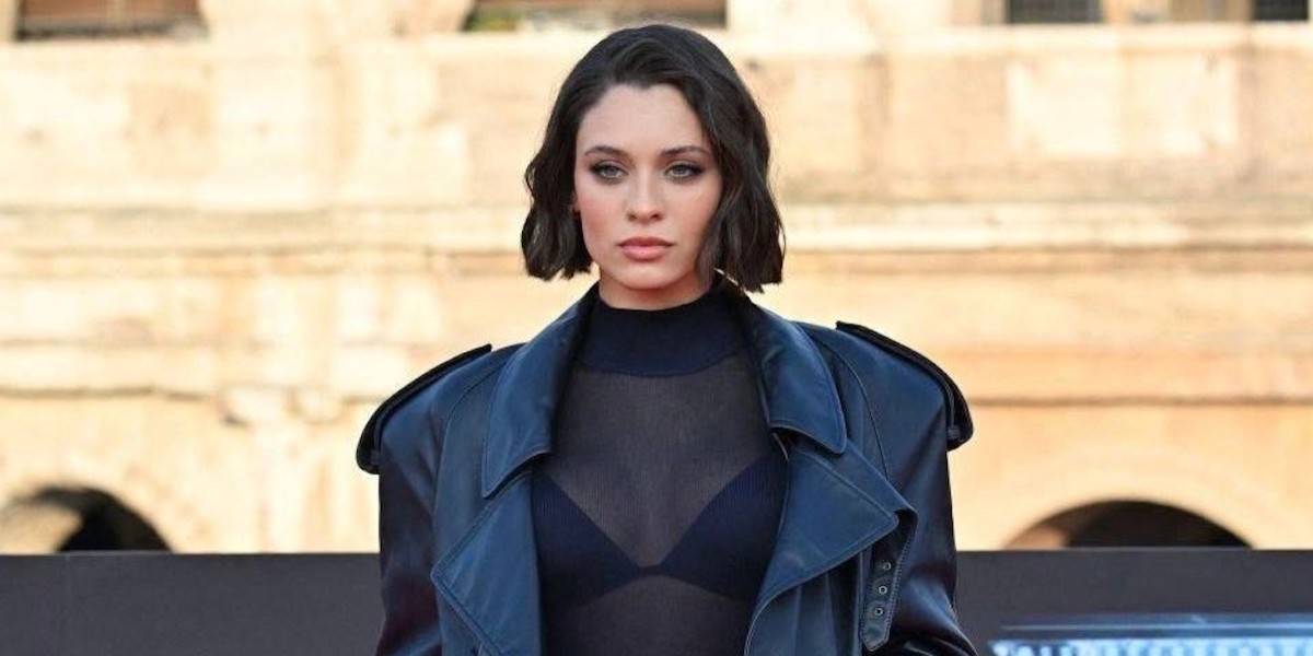 Новая Чудо-женщина? Даниэла Мелшиор без бюстгальтера снялась в фотосессии Новая Чудо-женщина? Даниэла Мелшиор без бюстгальтера снялась в фотосессии