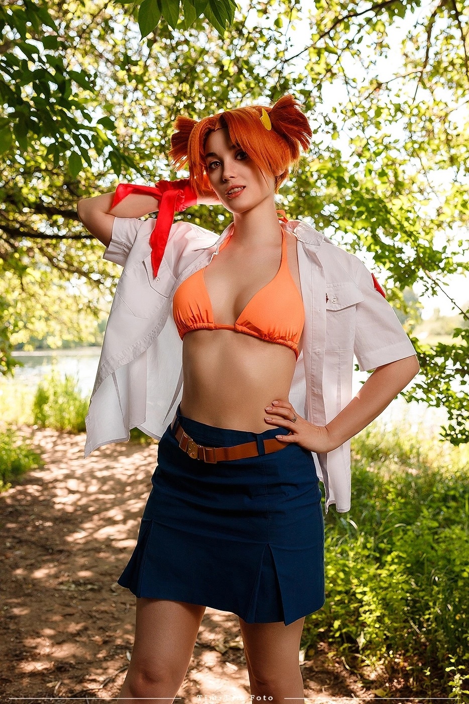 Модель сделала горячий летний косплей на Алису Двачевскую из игры «Бесконечное лето» Модель сделала горячий летний косплей на Алису Двачевскую из игры «Бесконечное лето»