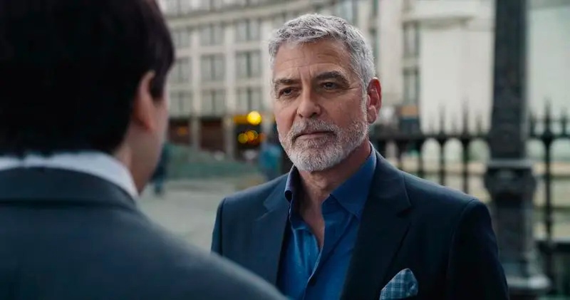Неожиданное возвращение Бэтмена Джорджа Клуни на HD-кадрах фильма «Флэш»
