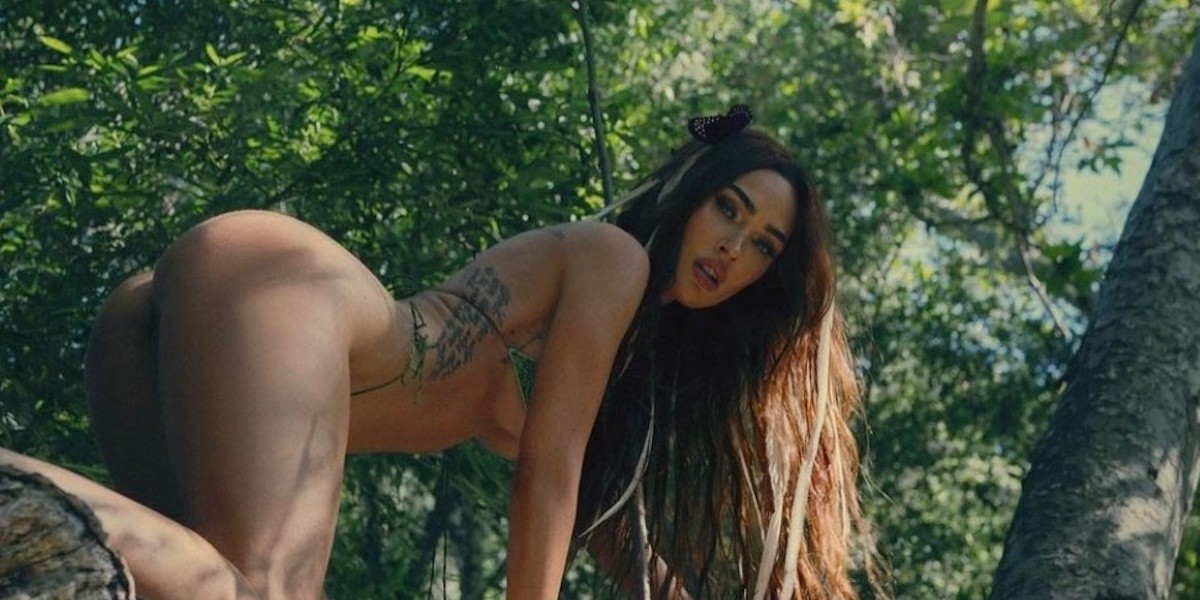 Покинувшая «Трансформеры» Меган Фокс снялась в сексуальной фотосессии в одном лишь купальнике Покинувшая «Трансформеры» Меган Фокс снялась в сексуальной фотосессии в одном лишь купальнике