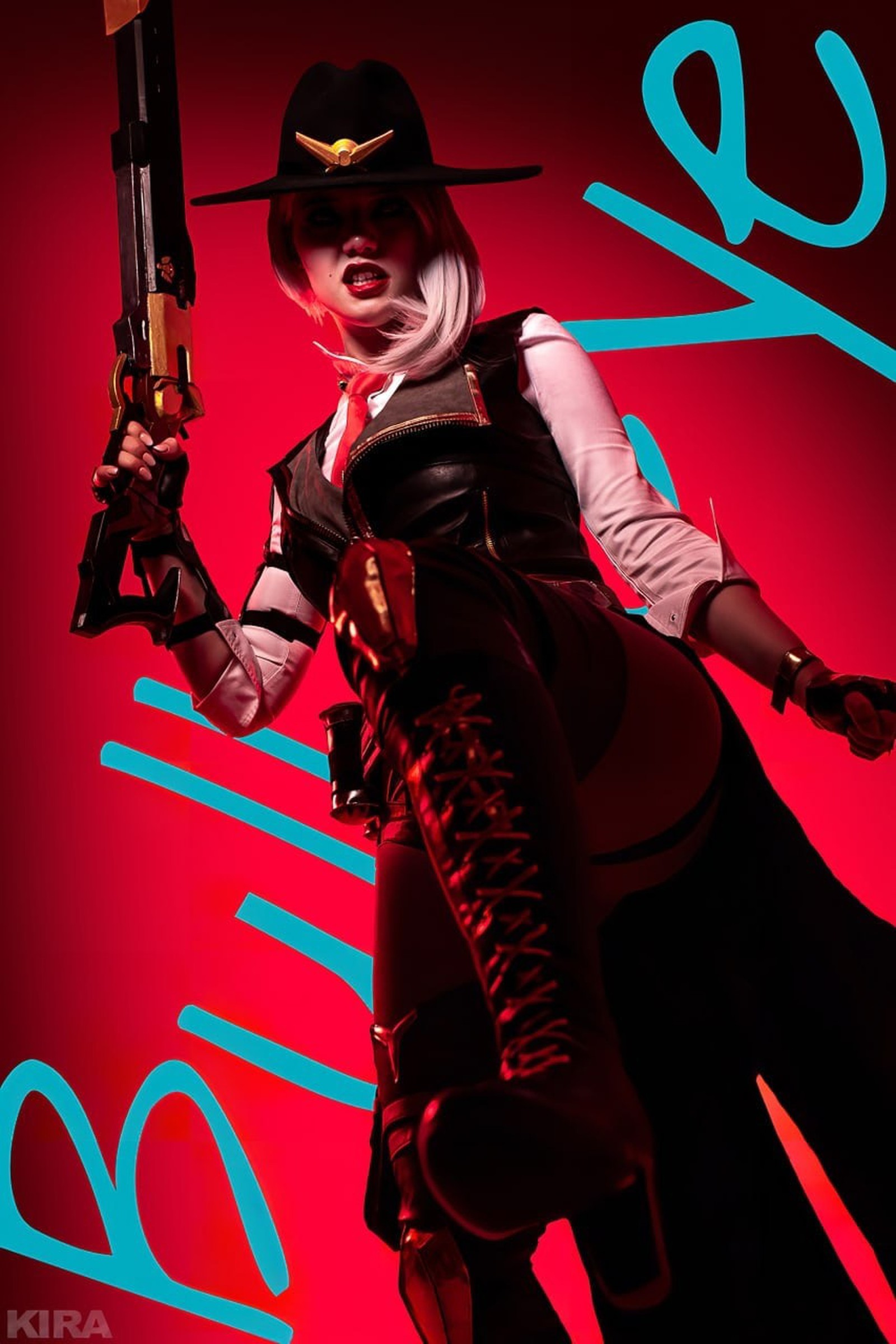 Модель сделала откровенный косплей на Эш из Overwatch Модель сделала откровенный косплей на Эш из Overwatch