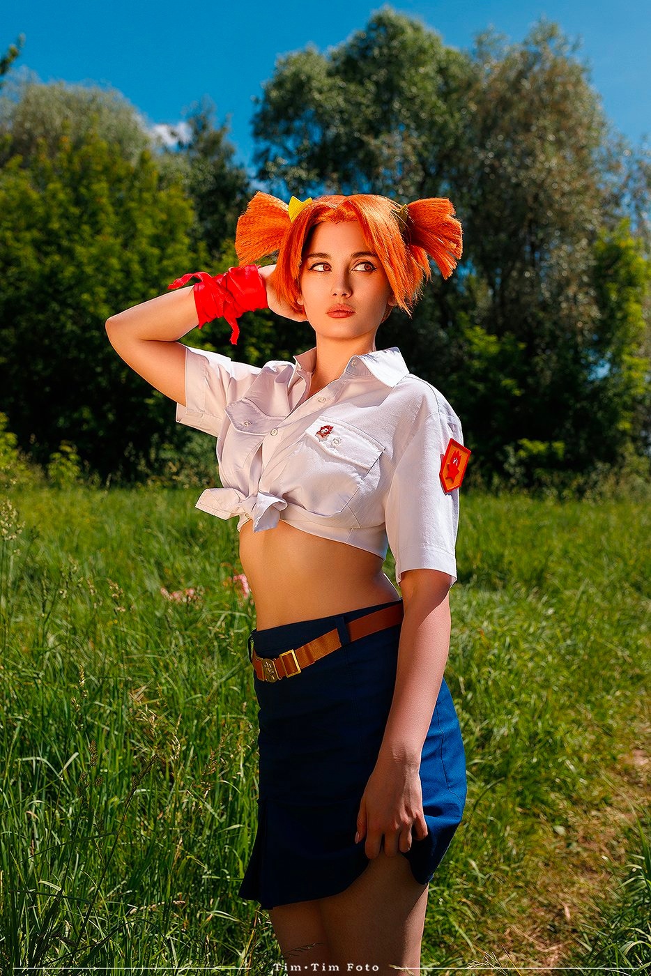 Модель сделала горячий летний косплей на Алису Двачевскую из игры «Бесконечное лето» Модель сделала горячий летний косплей на Алису Двачевскую из игры «Бесконечное лето»