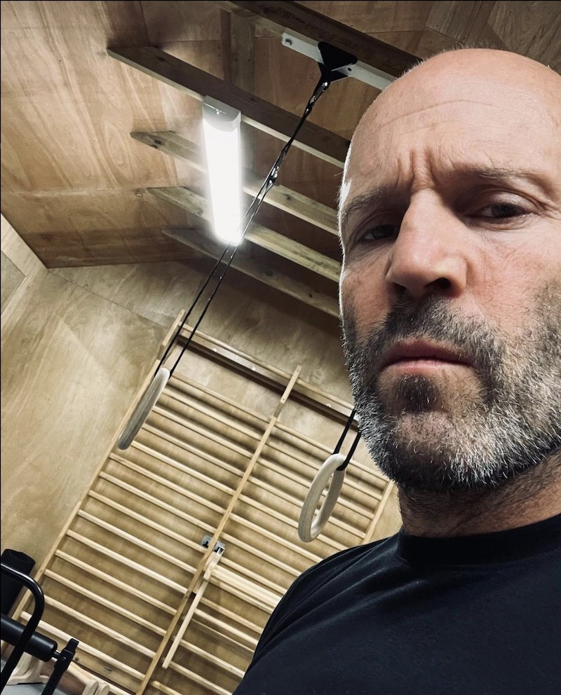 Джейсон Стэйтем выложил фото с тренировки и на него снова «напали» русские