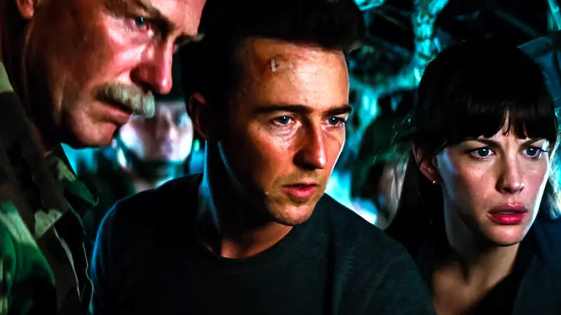 Эдвард Нортон сделал одно сомнительное изменение в концовке «Невероятного Халка», раскрыл сценарист Эдвард Нортон сделал одно сомнительное изменение в концовке «Невероятного Халка», раскрыл сценарист