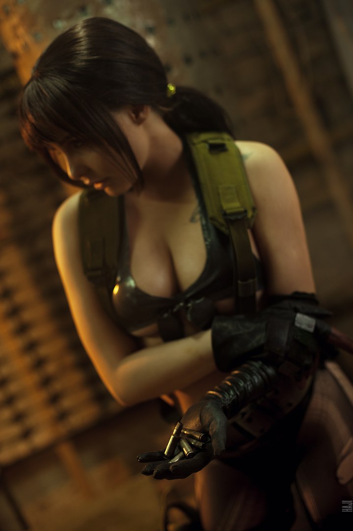 Модель Стефани Йостен об откровенном наряде Молчуньи в Metal Gear Solid 5 (Косплей бонусом) Модель Стефани Йостен об откровенном наряде Молчуньи в Metal Gear Solid 5 (Косплей бонусом)