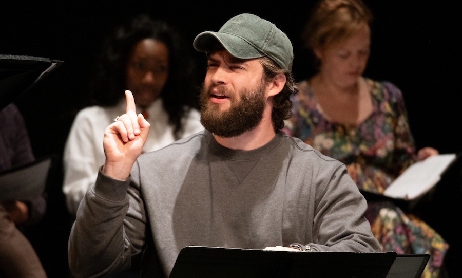 Дэвид Коренсвет трансформировался в Генри Кавилла - показано телосложение нового Супермена (фото)