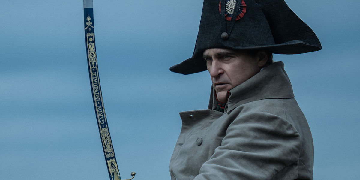 Зрителям не понравился фильм «Наполеон». Лента Ридли Скотта провалится в прокате Зрителям не понравился фильм «Наполеон». Лента Ридли Скотта провалится в прокате