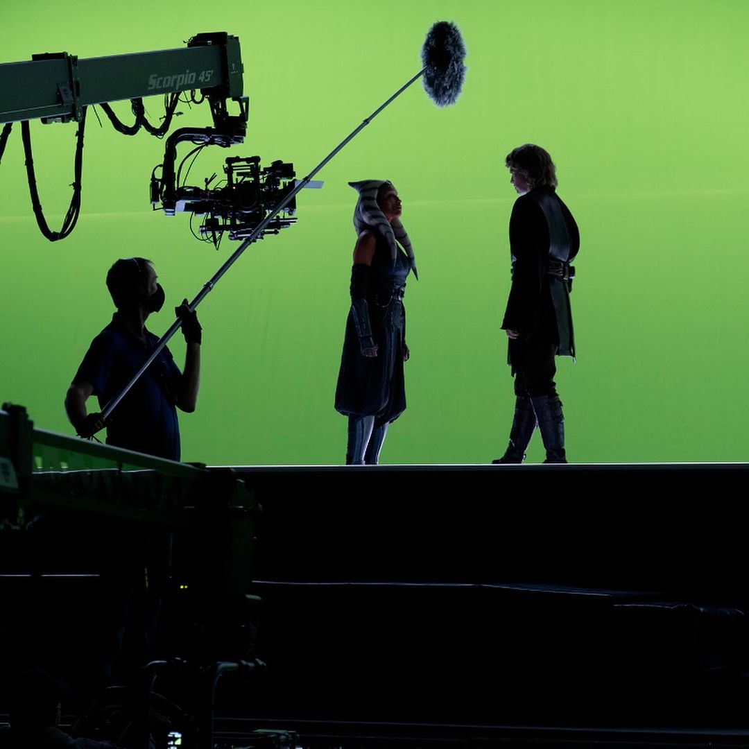 «Сладкие мечты«: Хейден Кристенсен и Розарио Доусон на съемках сериала «Асока» «Сладкие мечты«: Хейден Кристенсен и Розарио Доусон на съемках сериала «Асока»