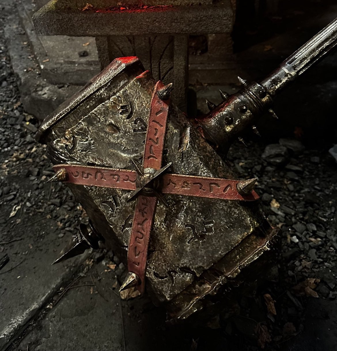 Новые кадры фильма Mortal Kombat 2 тизерят Шао Кана и Китану Новые кадры фильма Mortal Kombat 2 тизерят Шао Кана и Китану